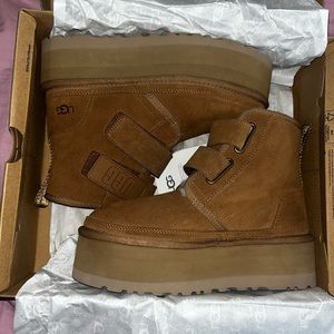 UGG Womens Neumel Platform Boots